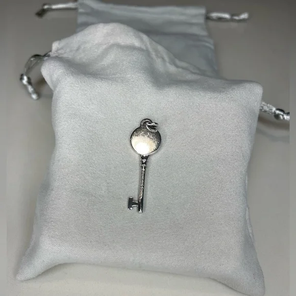 Tiffany & Co. Round Key Pendant - Picture 4 of 6